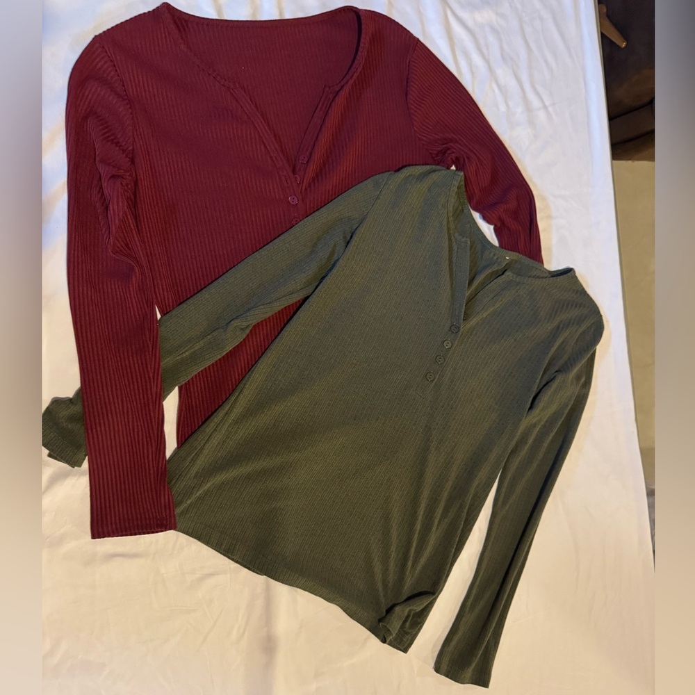 2 Ribbed Women’s Long Sleeved Button Shirts